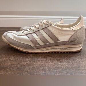 Adidas Retro Runner Sneakers in Cream & Taupe 7.5